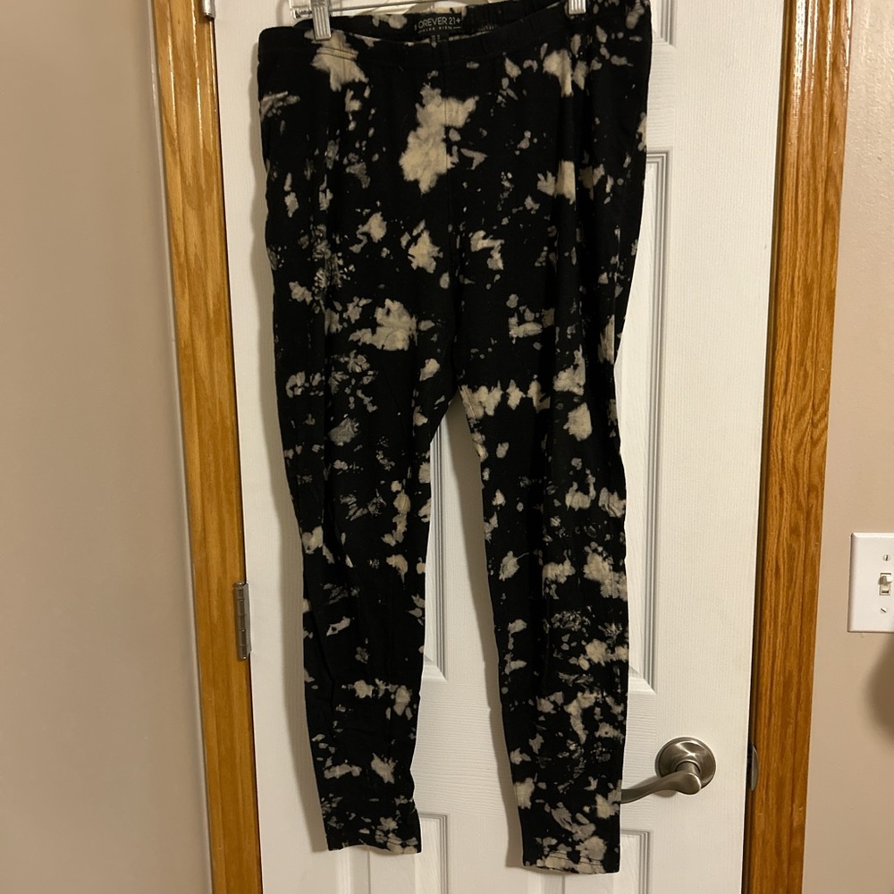 Black and white tie-dye leggings #tie-dye forever 21 plus sized 1X